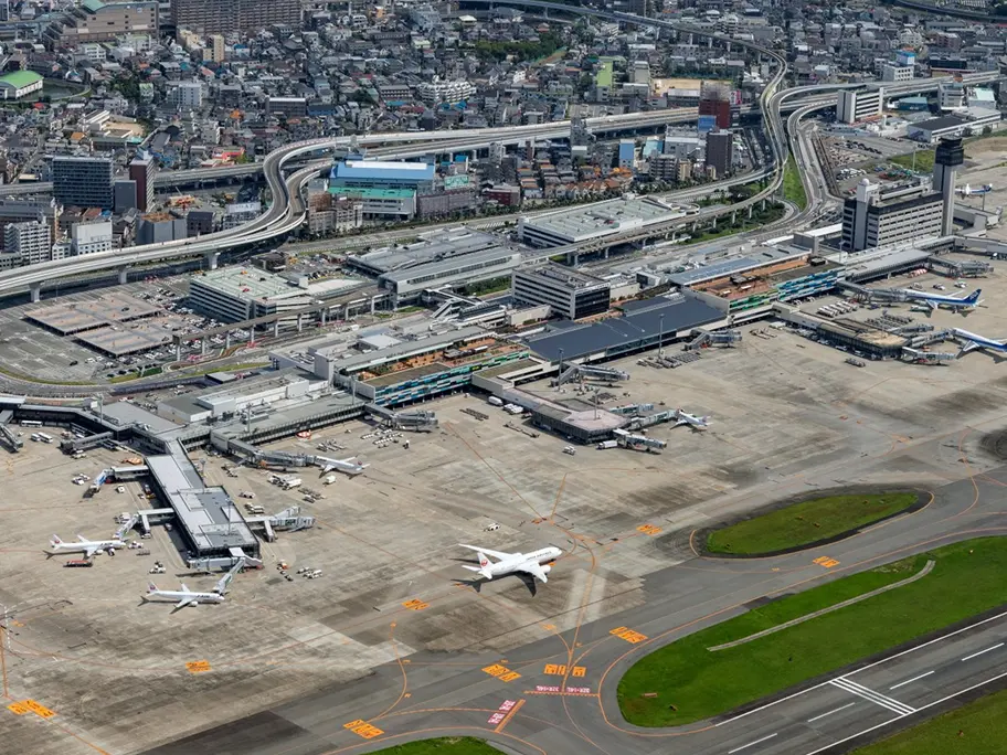 大阪国際空港の上空写真