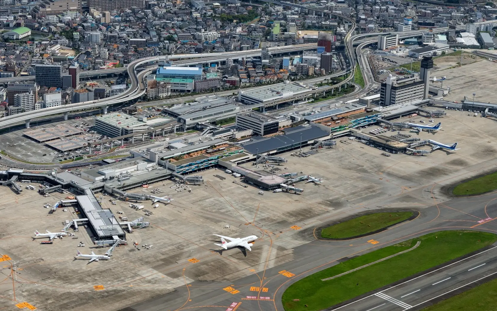 大阪国際空港の全景写真