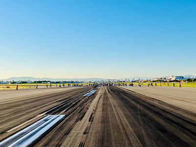 The early morning scene where you could experience a runway that is usually off-limits.