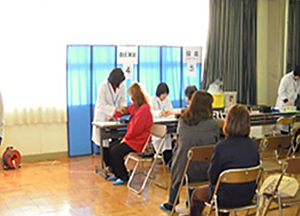 巡回健康診断を開催している様子の写真