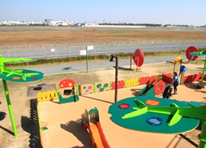 公園の遊具の写真